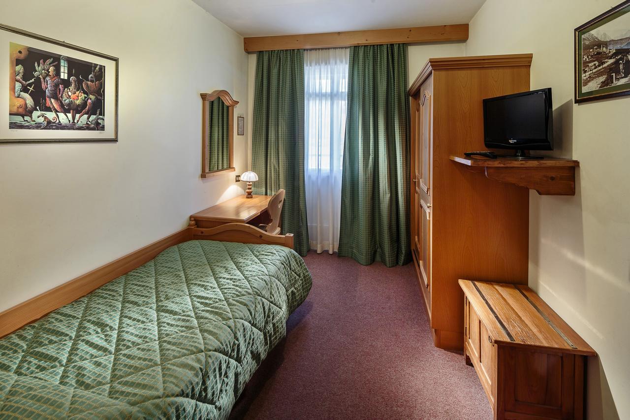 Dependance Hotel Corona Cortina dʼAmpezzo Dış mekan fotoğraf